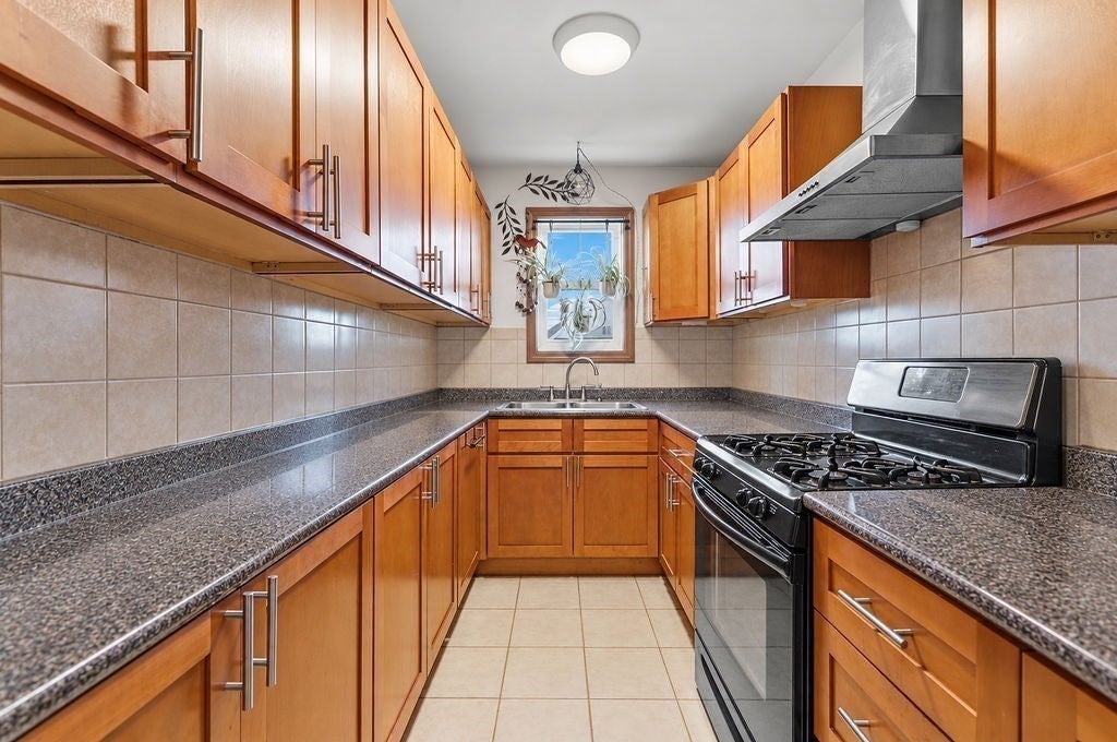 252 Whitman St, New Bedford, MA, 252 Whitman St, New Bedford, MA Photo #18