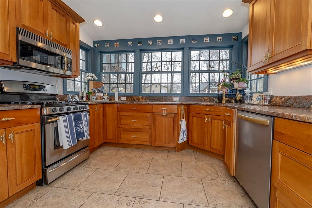 Photo of 356 Main St, Amesbury, MA 01913 (MLS # 73503366)