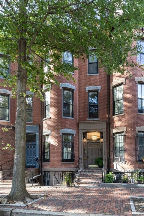 Photo of 39 Warren Ave #G, Boston, MA 02116 (MLS # 73445407)
