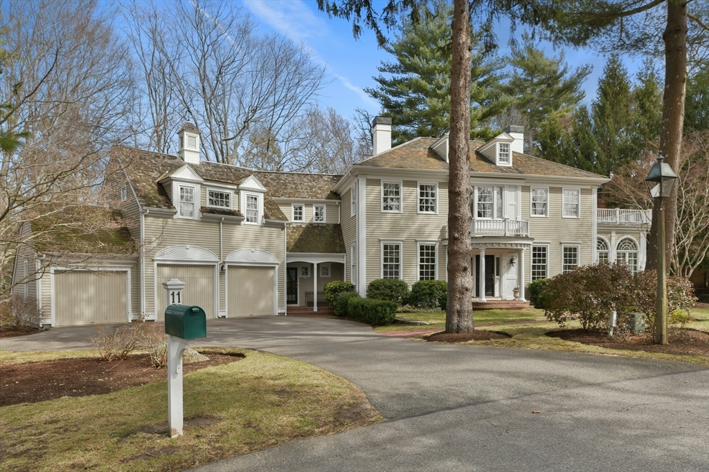 11 Olmsted Dr
