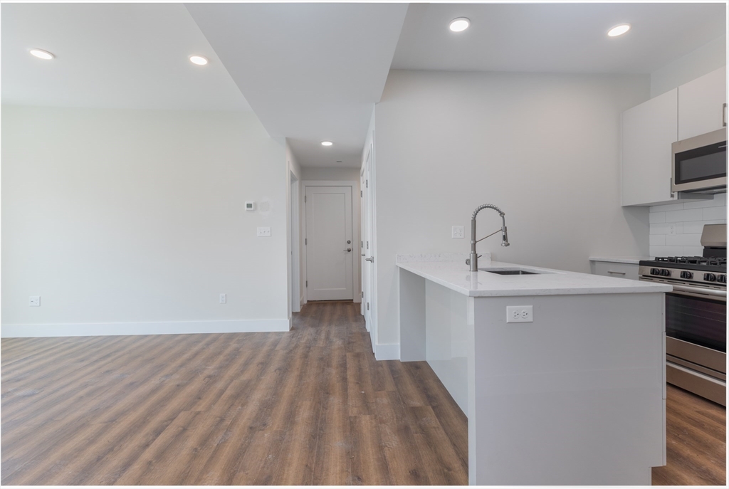 843 Columbia RD #2, Boston, MA Photo #9