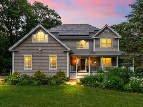 9 Santom St Auburn MA 01501