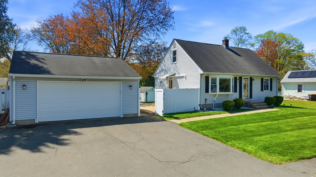 82 Pleasant Dr
