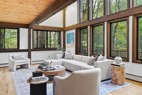 4 Lantern Lane Bedford MA 01730