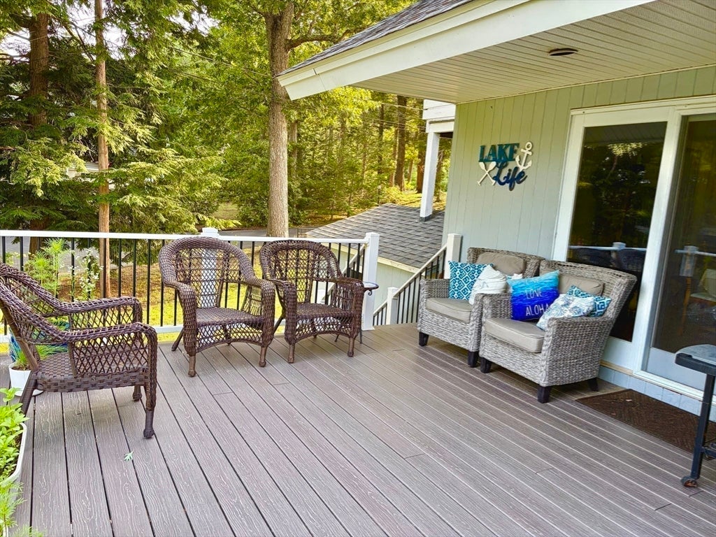 11 Cove Dr, Sturbridge, MA Photo #33
