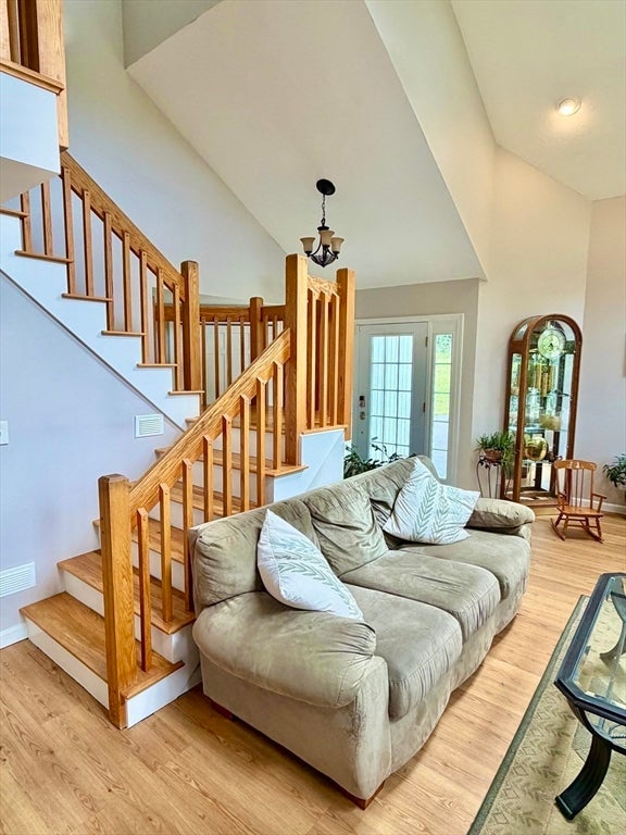 11 Cove Dr, Sturbridge, MA Photo #7