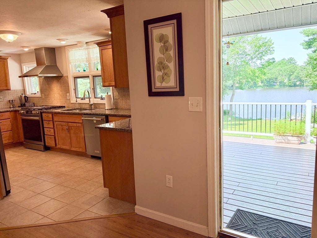 11 Cove Dr, Sturbridge, MA Photo #13