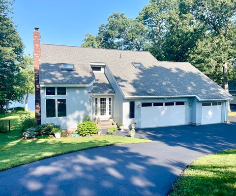 Photo of 11 Cove Dr, Sturbridge, MA 01566 (MLS # 73569937)