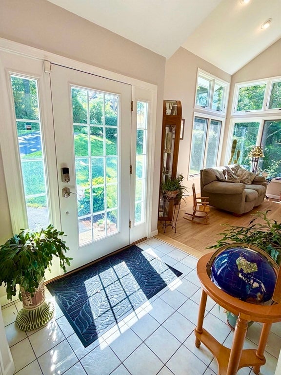 11 Cove Dr, Sturbridge, MA Photo #3