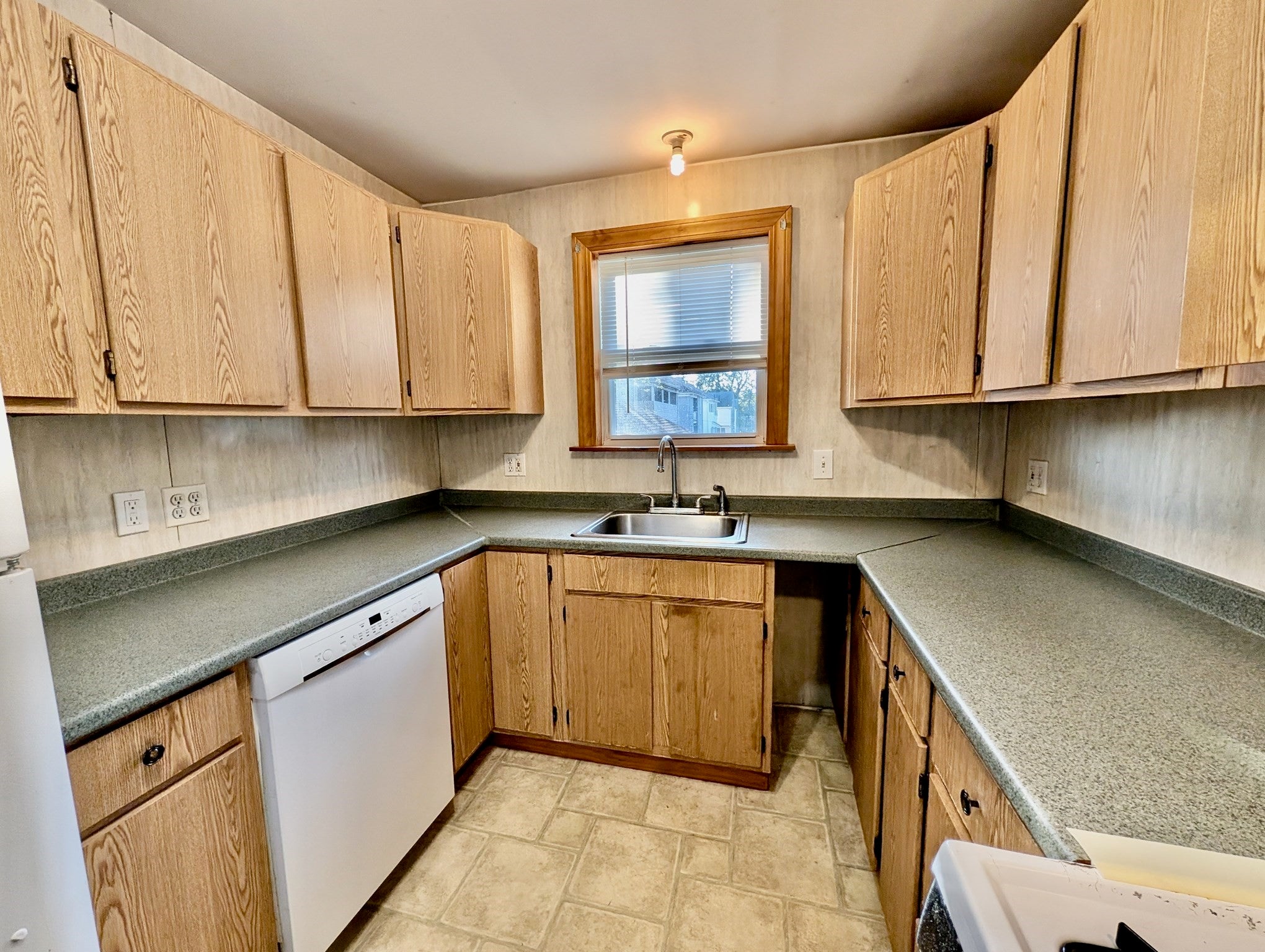 64-66 Lyons Street, Springfield, MA, 64-66 Lyons Street, Springfield, MA Photo #2