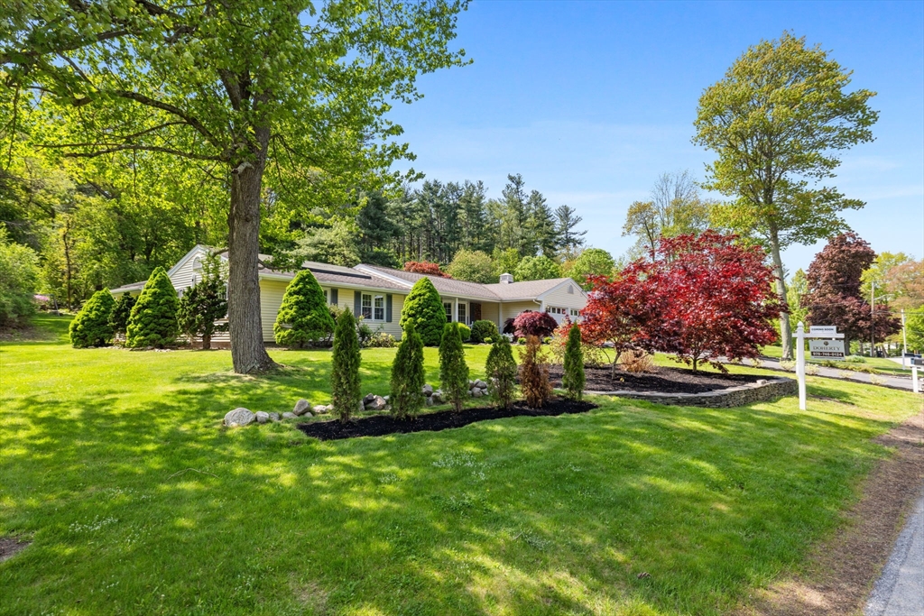 12 Burton Farm Dr