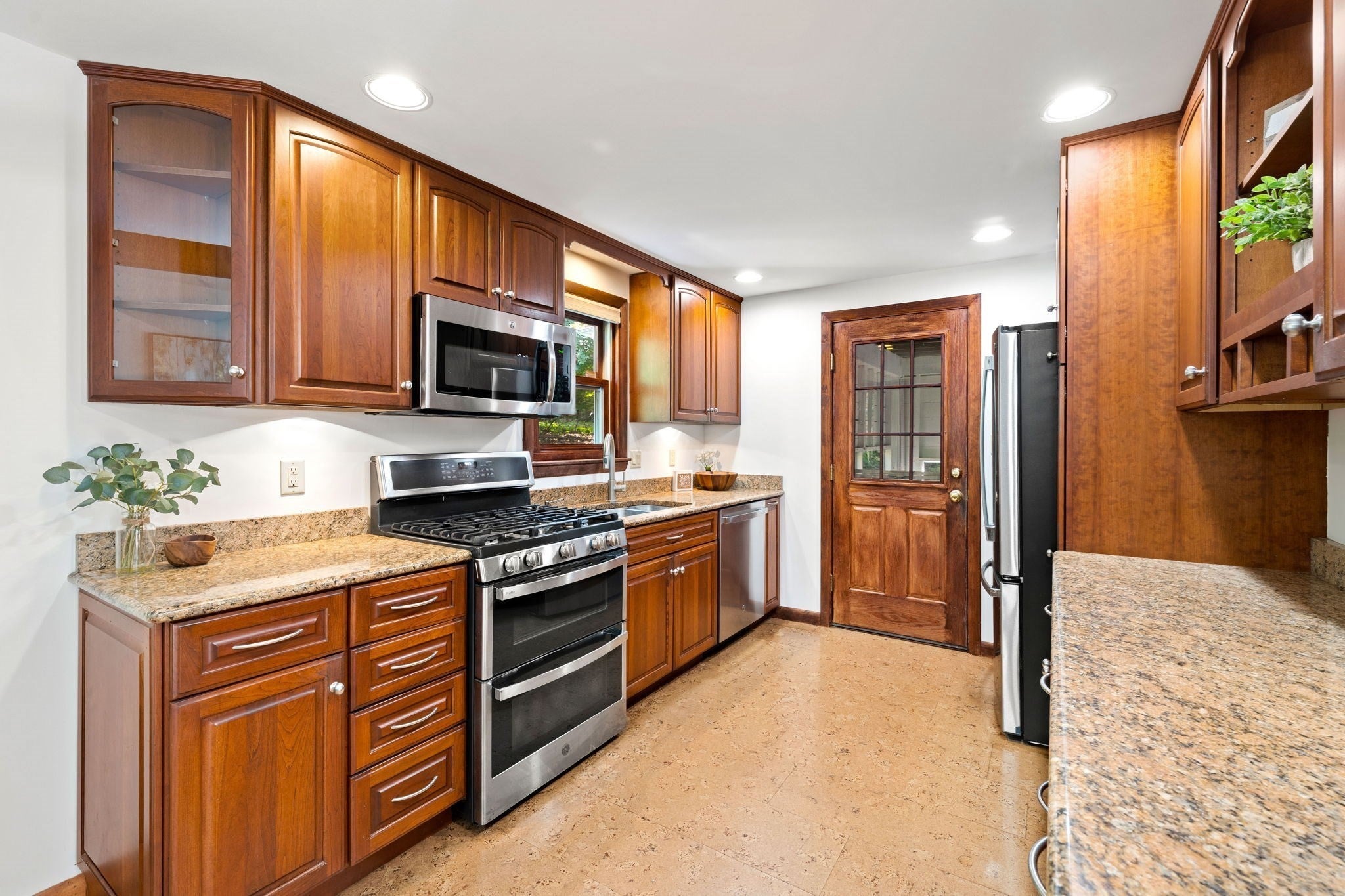 56 Skilton Ln, Burlington, MA, 56 Skilton Ln, Burlington, MA Photo #10