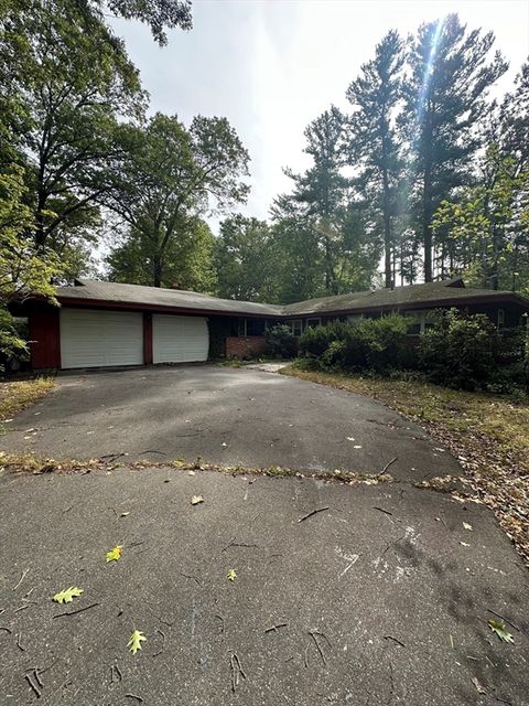 8 Topeka Chelmsford MA 01824