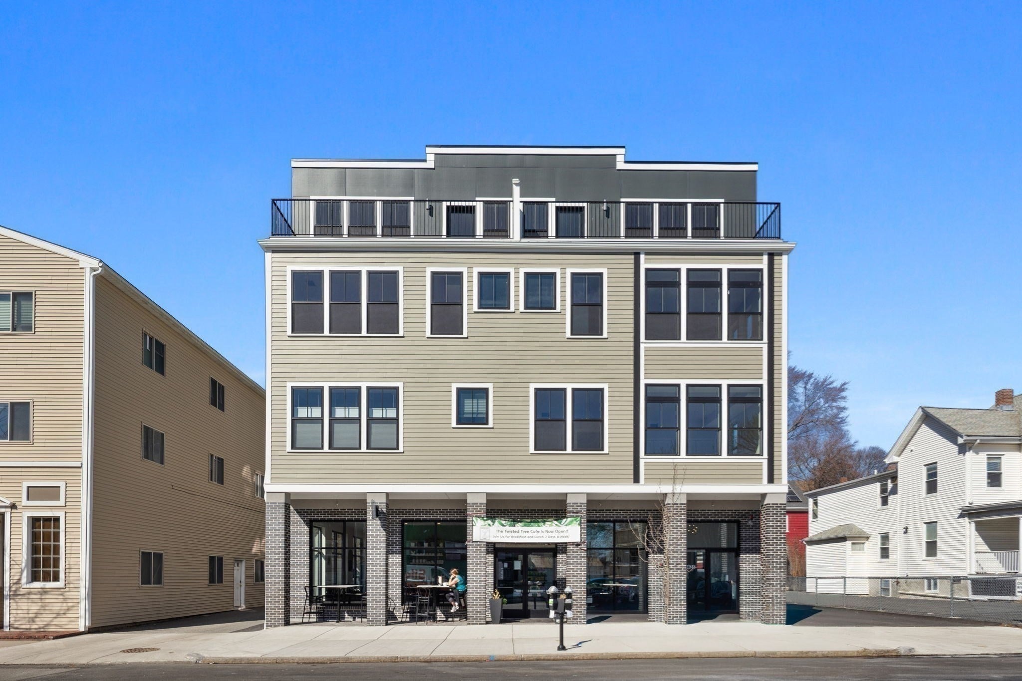 421 High St 203