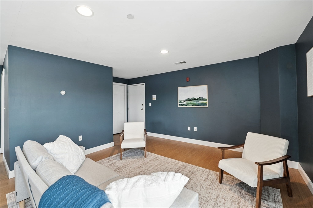 103 Elliott St 9