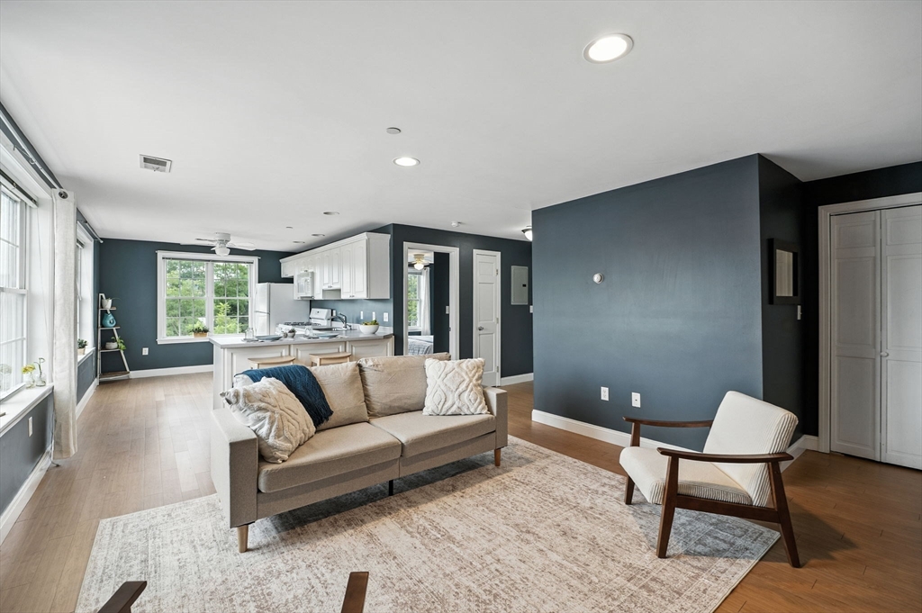 103 Elliott St 9