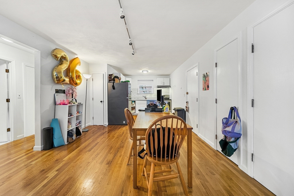 104 Trowbridge St 4