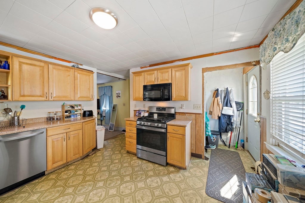 153 Randolph Street, Abington, MA Photo #23