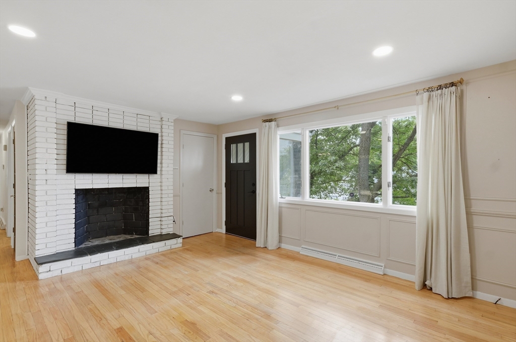 334 Rogers St, Lowell, MA, 334 Rogers St, Lowell, MA Photo #16