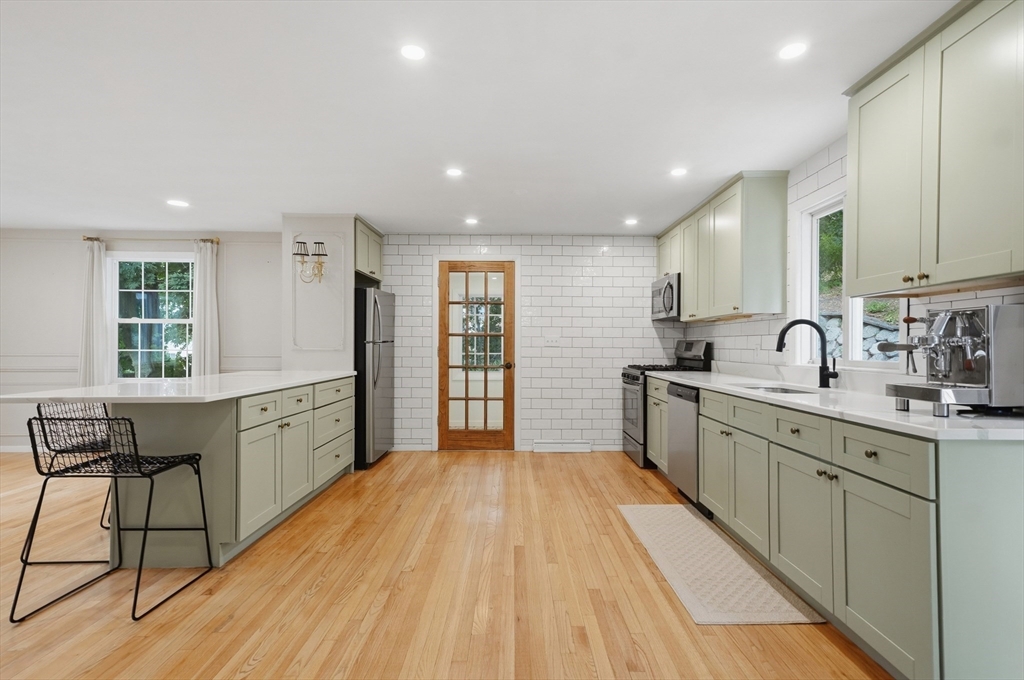 334 Rogers St, Lowell, MA, 334 Rogers St, Lowell, MA Photo #1