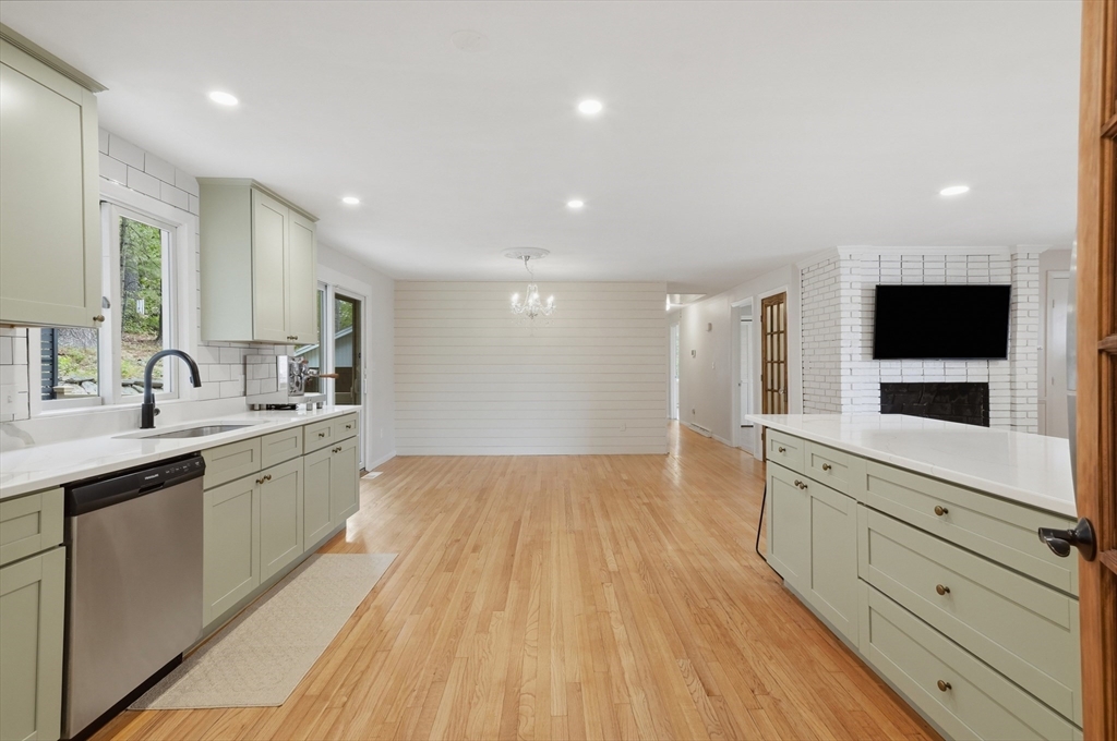 334 Rogers St, Lowell, MA, 334 Rogers St, Lowell, MA Photo #5