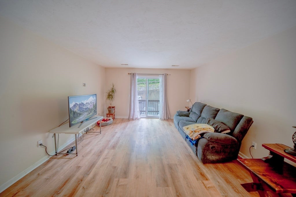 44 Maria Ave 202