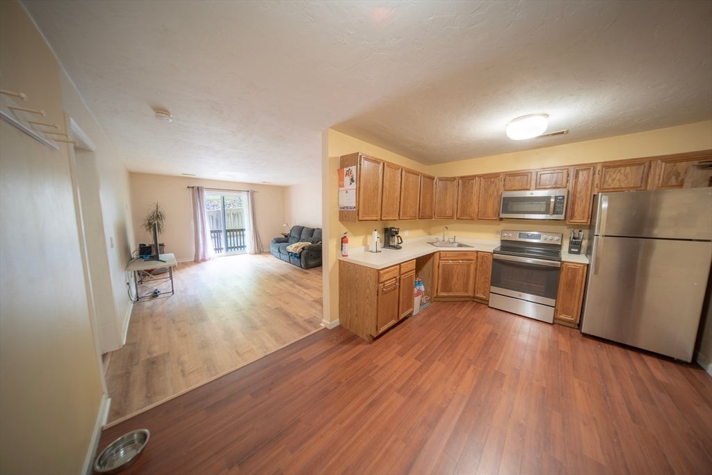 44 Maria Ave 202
