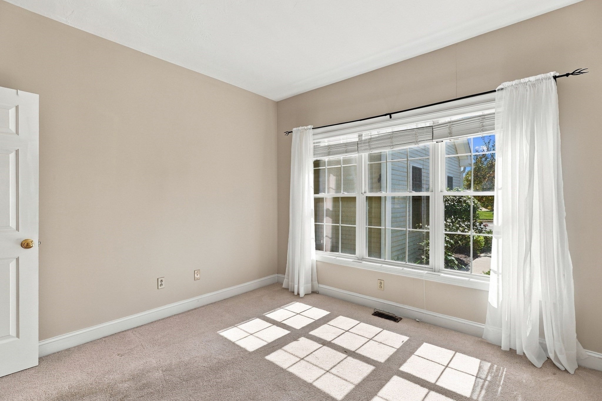 4 Blossom Tree Drive #4, Shrewsbury, MA, 4 Blossom Tree Drive #4, Shrewsbury, MA Photo #27