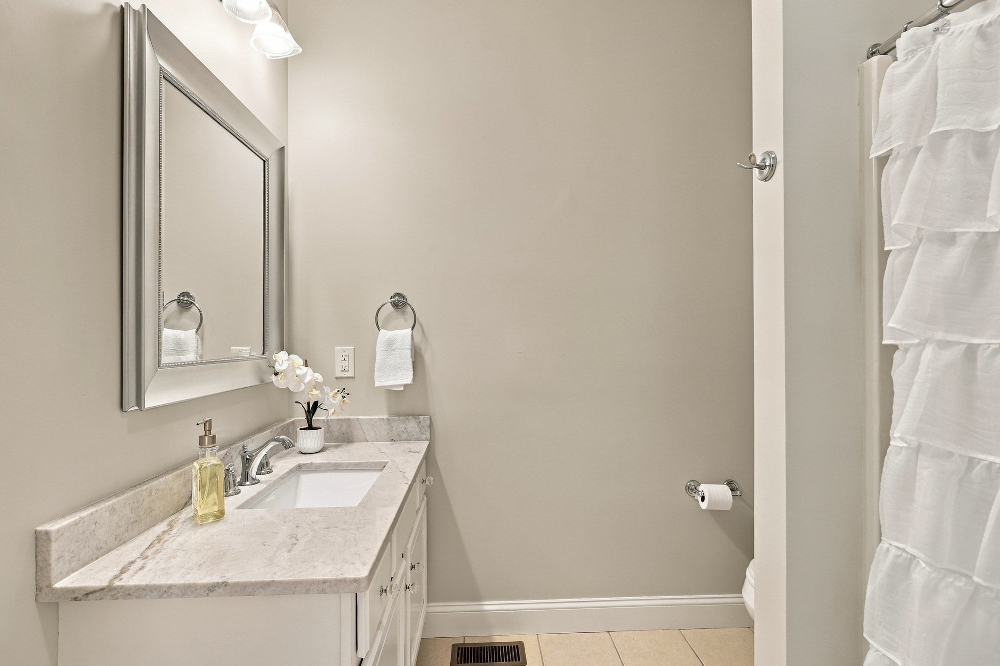 4 Blossom Tree Drive #4, Shrewsbury, MA, 4 Blossom Tree Drive #4, Shrewsbury, MA Photo #29