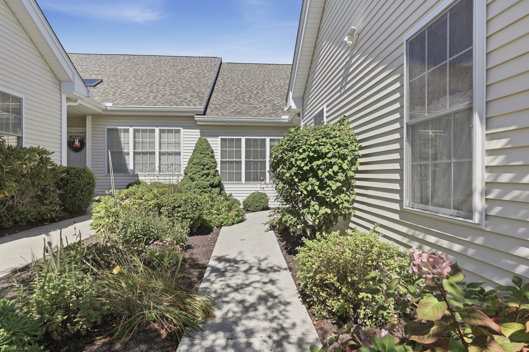 4 Blossom Tree Drive #4, Shrewsbury, MA, 4 Blossom Tree Drive #4, Shrewsbury, MA Photo #4