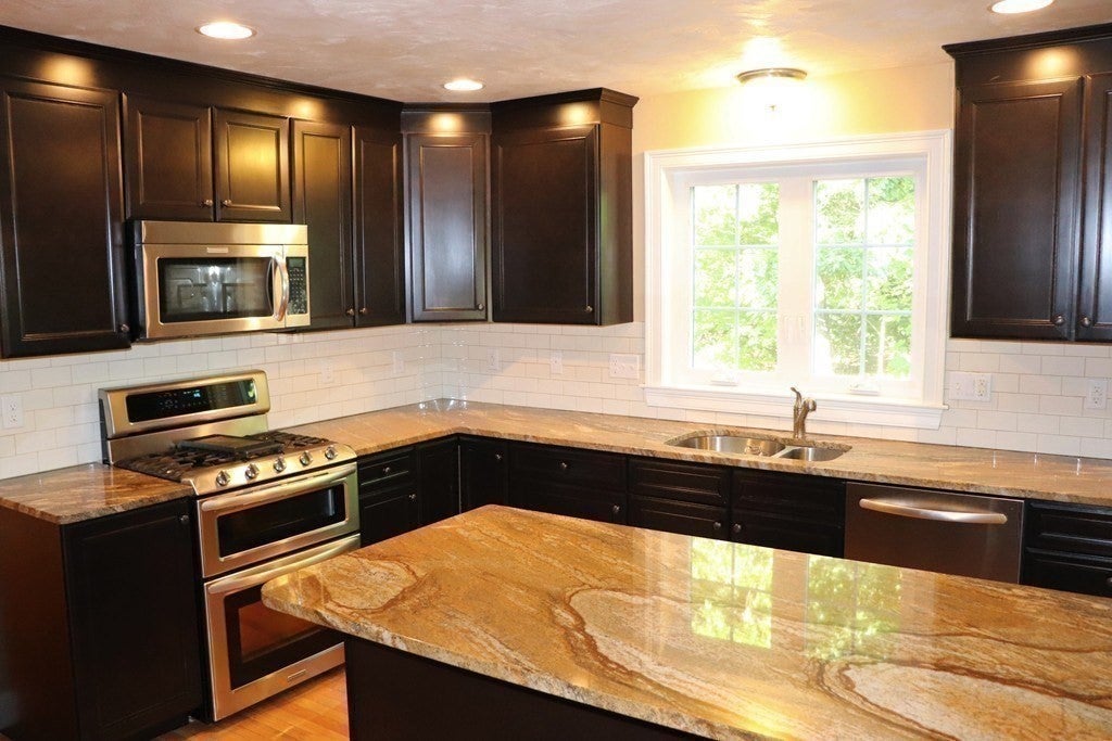 16 Tuckerdale Way #16, Millis, MA Photo #5