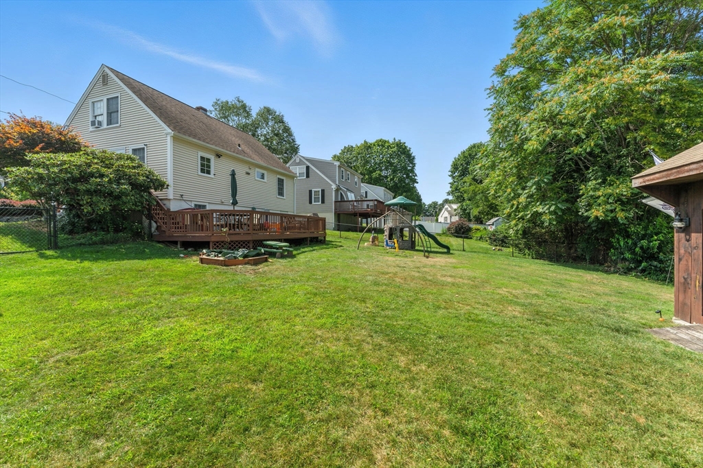7 Davis Rd