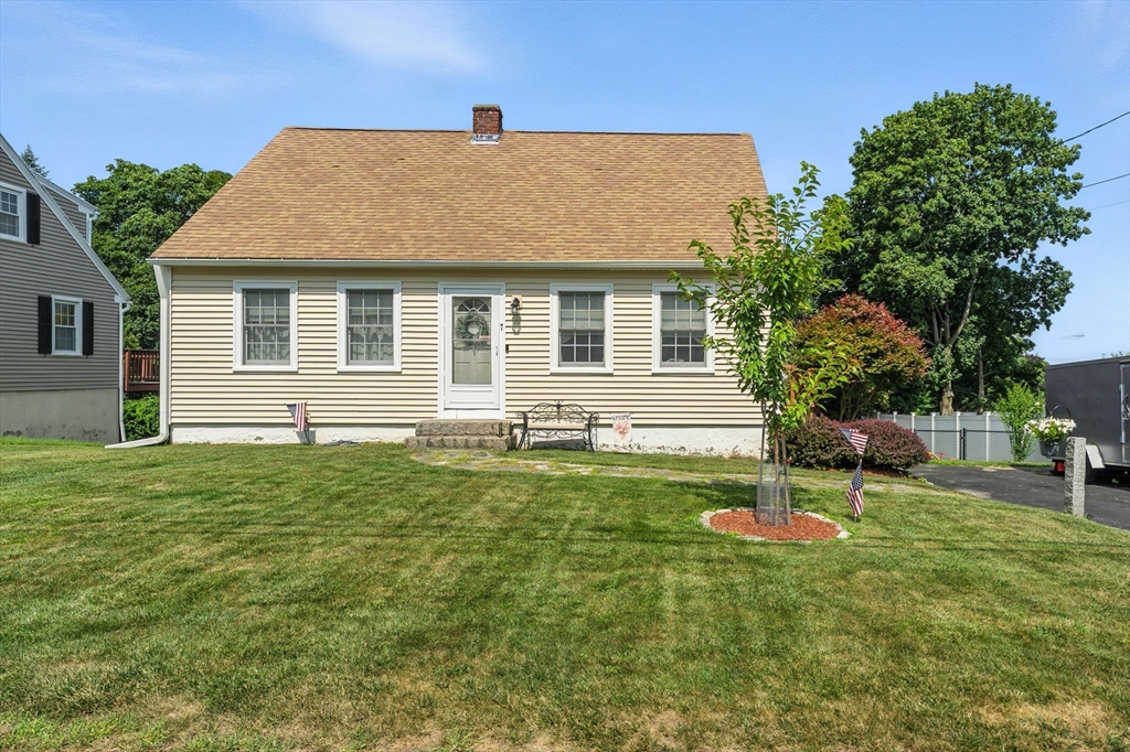 7 Davis Rd