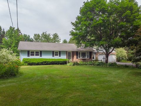 4 Pitcherville Rd Hubbardston MA 01452