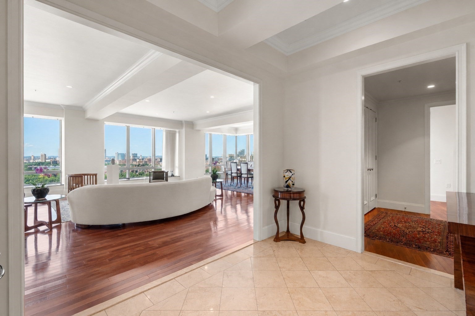 2 Avery Street 21E