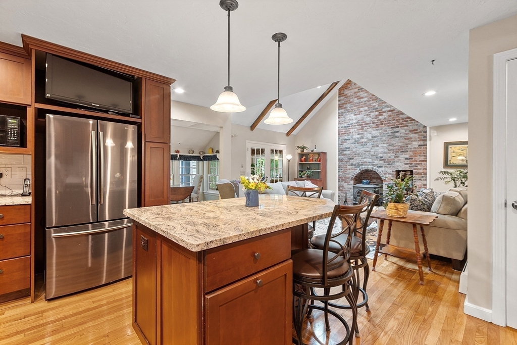 31 Spectacle Hill Rd