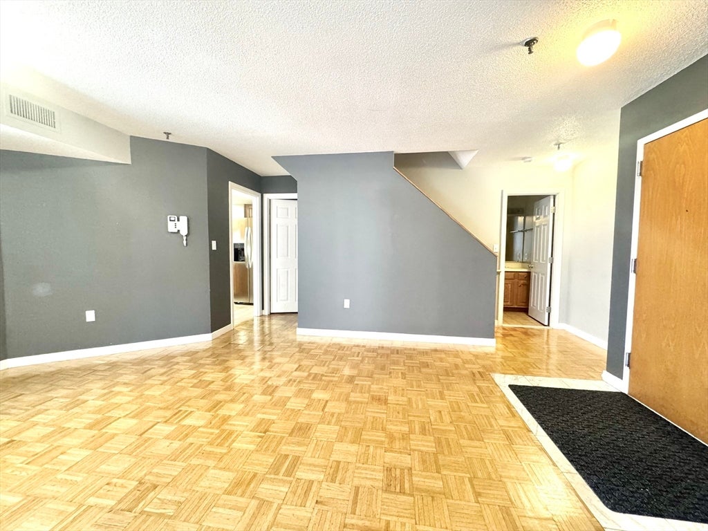 147 Kelton St 715