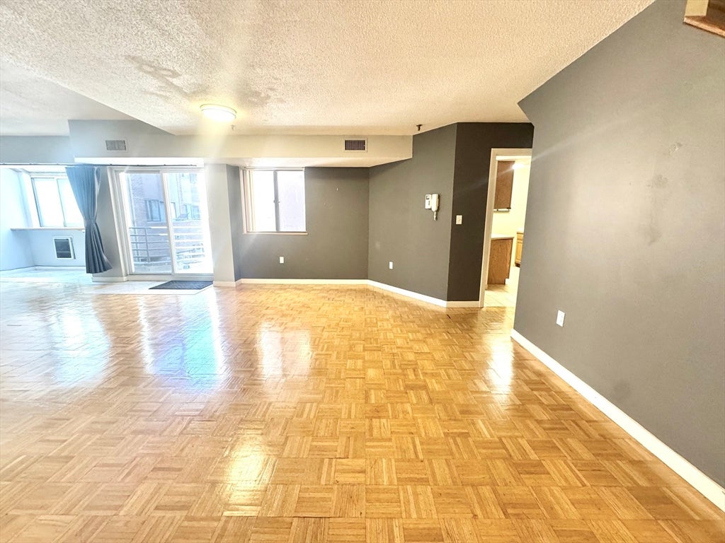 147 Kelton St 715