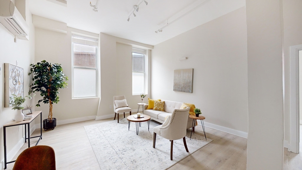 33 Hermon St L-401