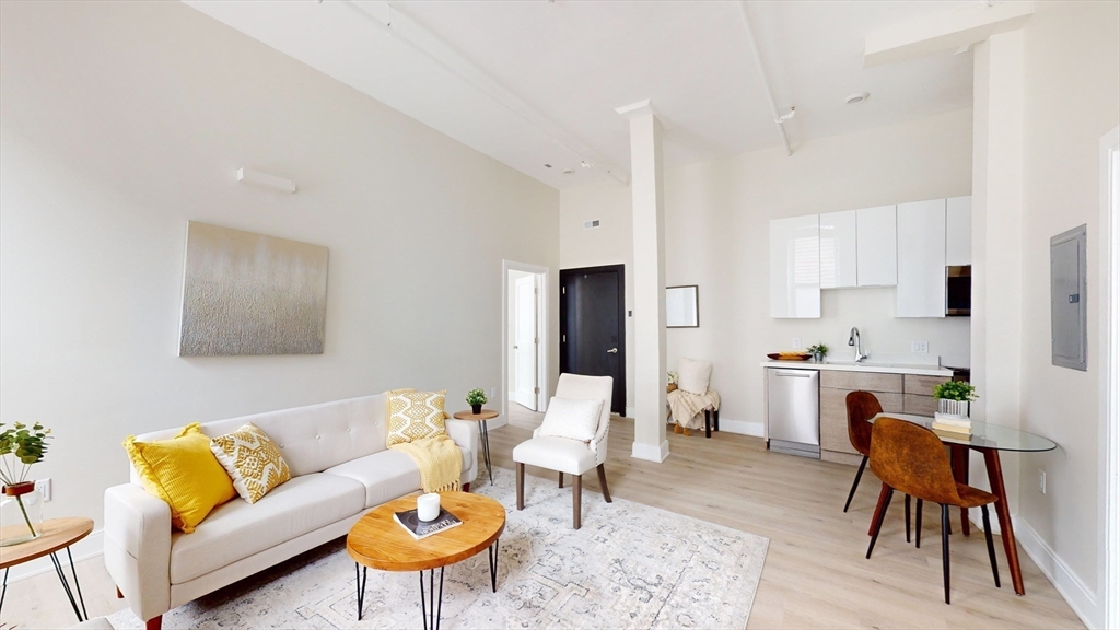 33 Hermon St L-401