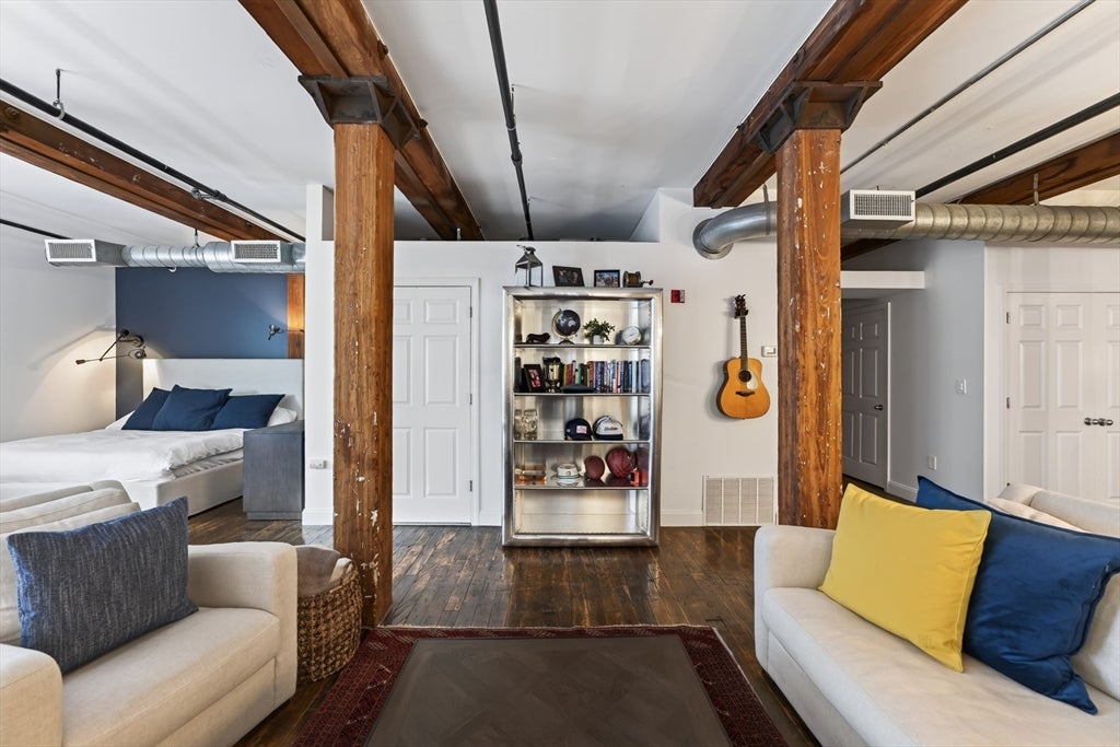 881 E 1st St #203, Boston, MA Photo #14