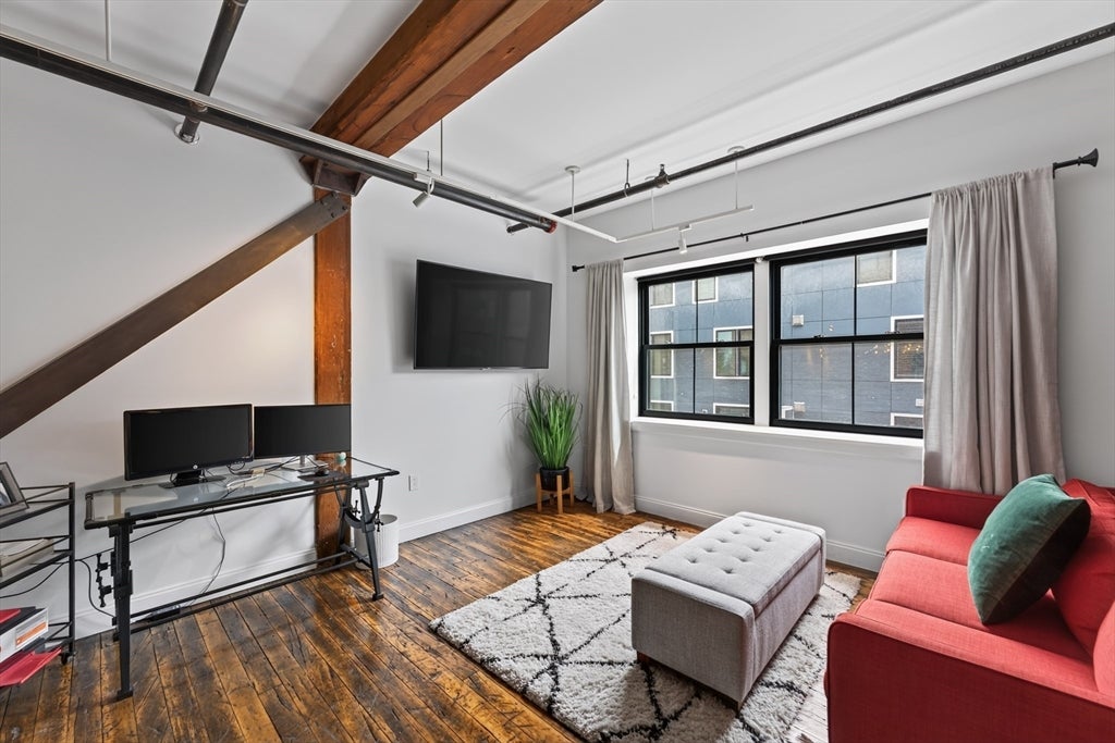 881 E 1st St #203, Boston, MA Photo #11
