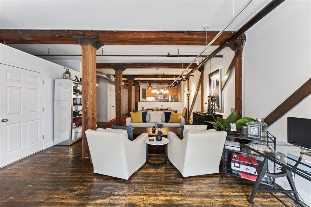 881 E 1st St #203, Boston, MA Photo #6