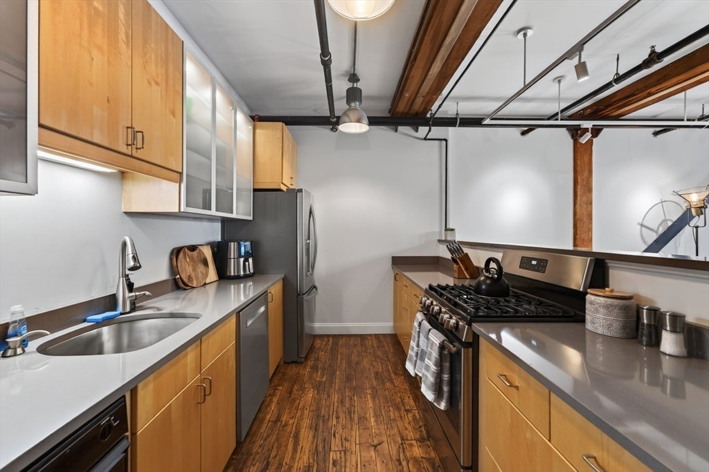 881 E 1st St #203, Boston, MA Photo #8
