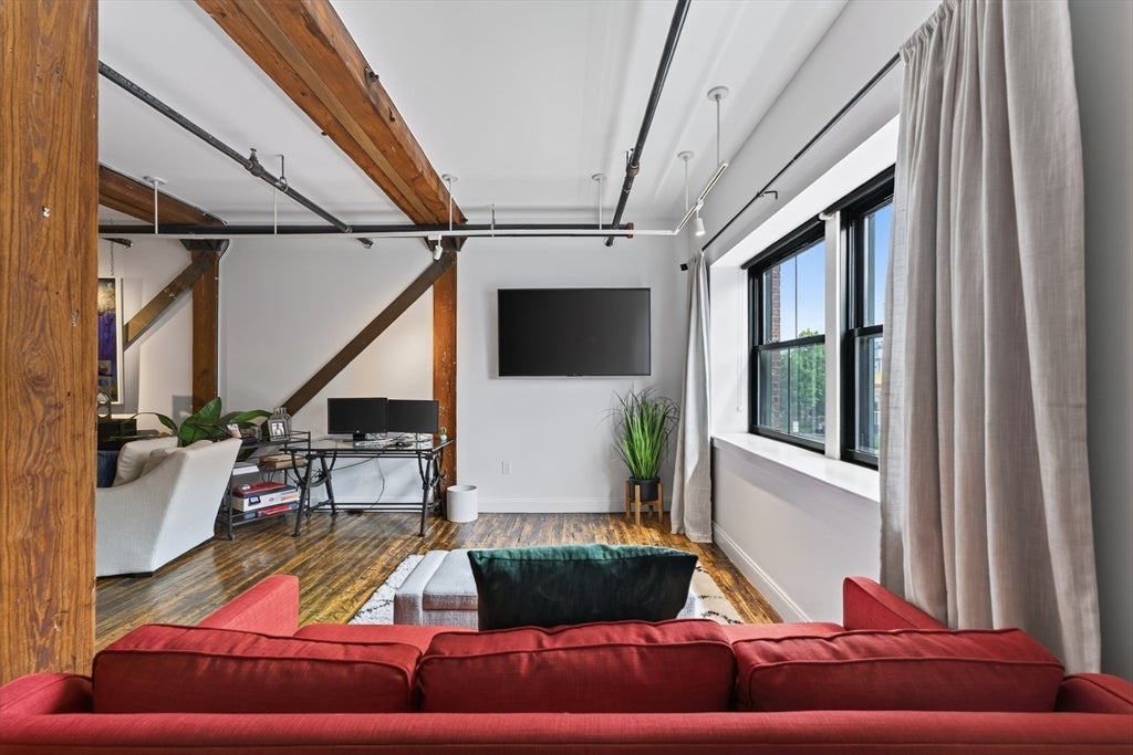 881 E 1st St #203, Boston, MA Photo #10