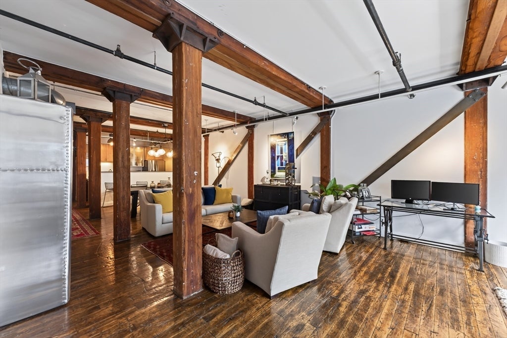 881 E 1st St #203, Boston, MA Photo #13