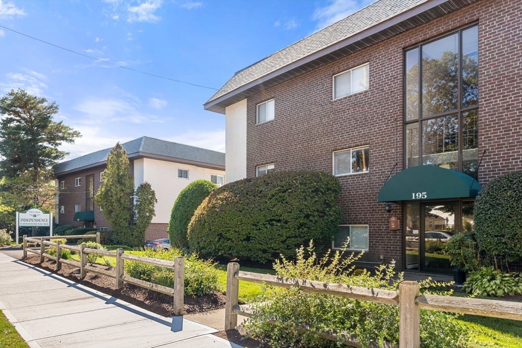 195 Independence Ave 137