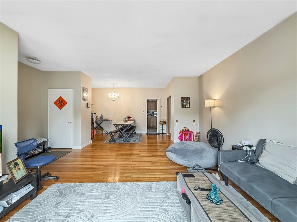 573 Washington St 29