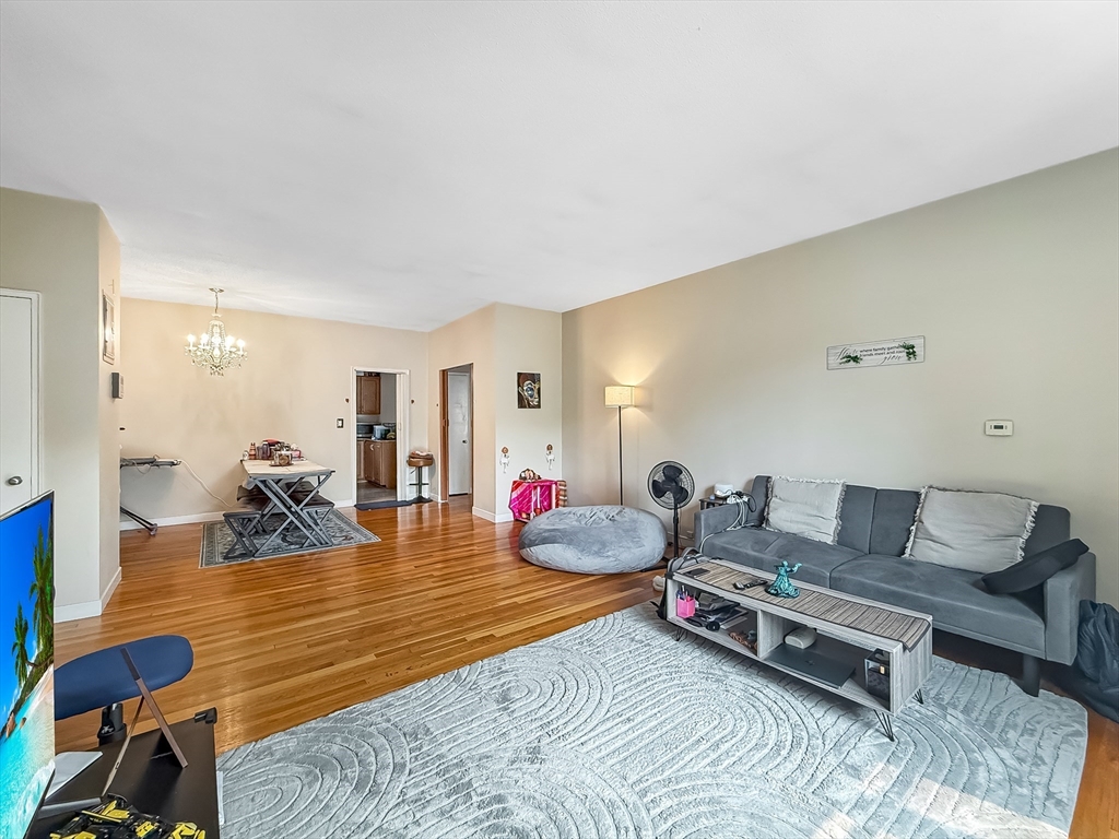 573 Washington St 29