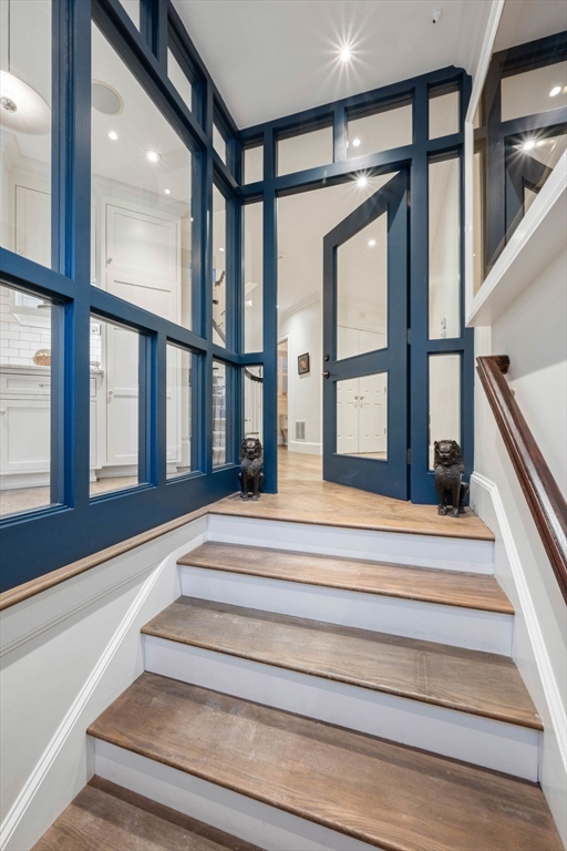 6 West Hill Place